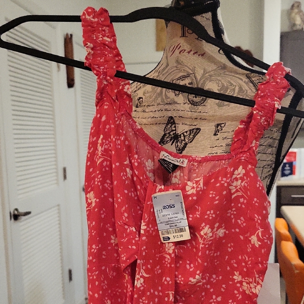 Chic Red Floral Women's Blouse